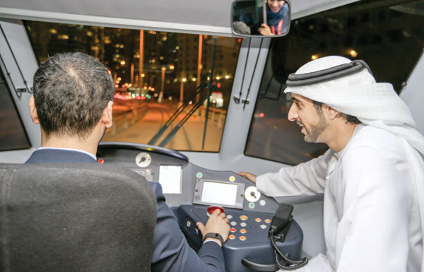 حمدان بن محمد يدشن التشغيل الرسمي لترام دبي